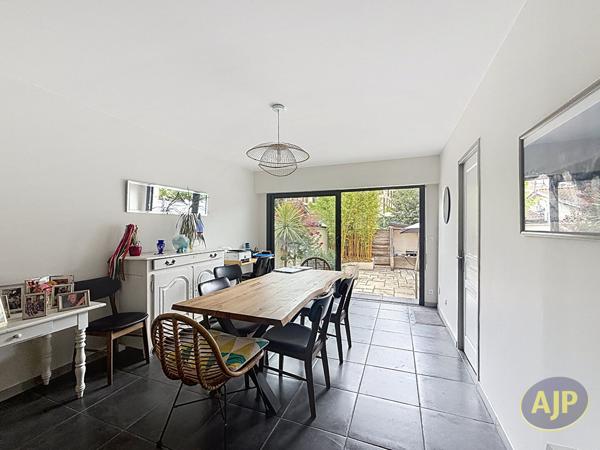 Maison à vendre Bordeaux - 6 pièces, 127m² avec 4 chambre(s) à 650 000€ - AJP Immobilier Bordeaux Saint-Augustin
