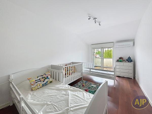 Maison à vendre Bordeaux - 6 pièces, 127m² avec 4 chambre(s) à 650 000€ - AJP Immobilier Bordeaux Saint-Augustin