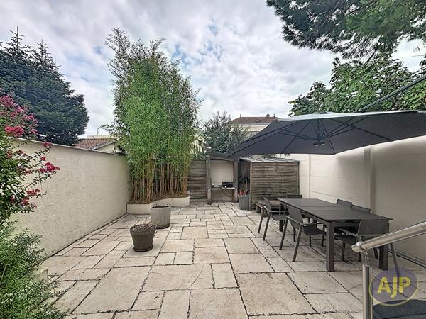 Maison à vendre Bordeaux - 6 pièces, 127m² avec 4 chambre(s) à 650 000€ - AJP Immobilier Bordeaux Saint-Augustin