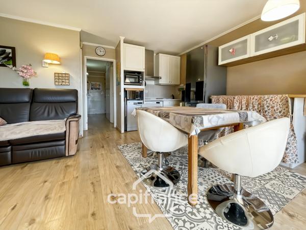 Domaine et golf de Pont Royal appartement résidence du lac de 42 m2 , vue lac , terrasse exposition sud , place de parking , cave collective