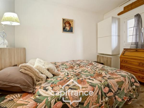 Domaine et golf de Pont Royal appartement résidence du lac de 42 m2 , vue lac , terrasse exposition sud , place de parking , cave collective