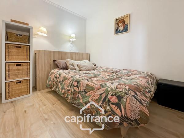 Domaine et golf de Pont Royal appartement résidence du lac de 42 m2 , vue lac , terrasse exposition sud , place de parking , cave collective