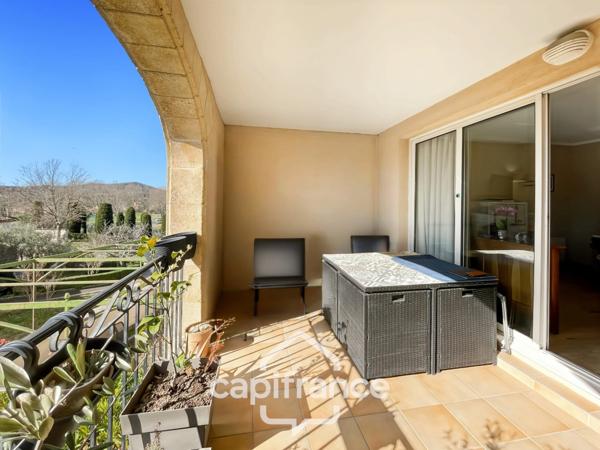 Domaine et golf de Pont Royal appartement résidence du lac de 42 m2 , vue lac , terrasse exposition sud , place de parking , cave collective