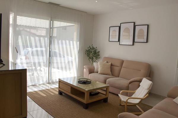 Maison neuve en lotissement  Carpentras - 4 pièces - 3 chambres - 95 m2