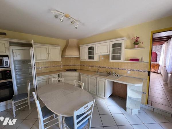 COMMUNE DE CELLES SUR BELLE, un ensemble immobilier de deux maisons