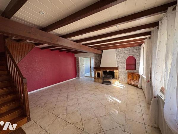 COMMUNE DE CELLES SUR BELLE, un ensemble immobilier de deux maisons