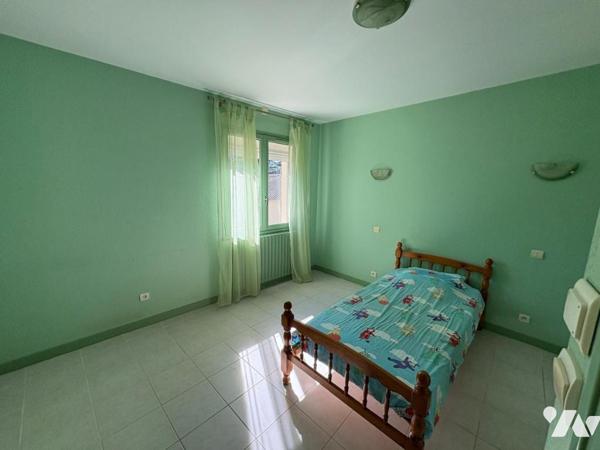 COMMUNE DE CELLES SUR BELLE, un ensemble immobilier de deux maisons