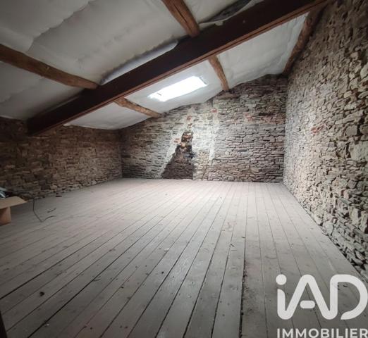Maison à vendre 4 pièces 126 m² Beaupréau-en-Mauges (la chapelle du Genêt)