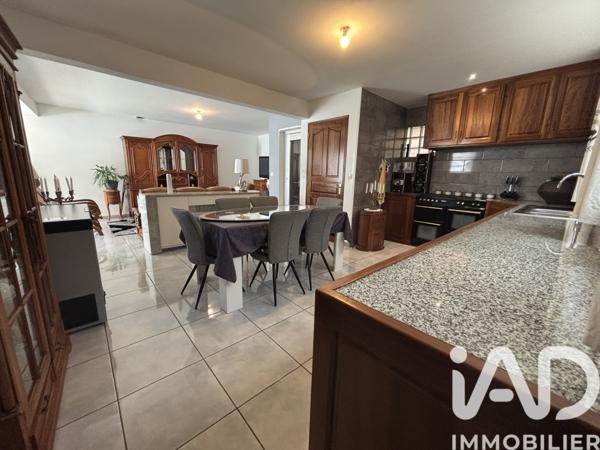 Maison à vendre 13 pièces 369 m² Le Tampon