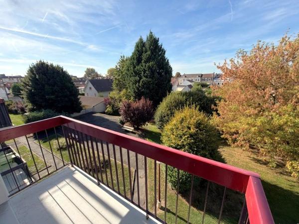 Location                                                      Appartement
                        
                     3 pièces                      74 m2                     à Margny-Lès-Compiègne