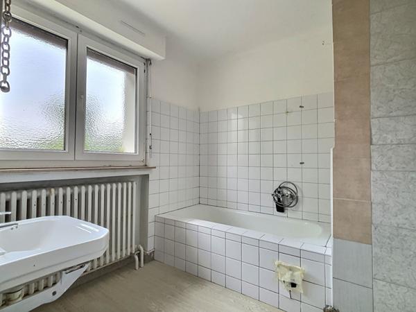 Maison familiale- Saint Avold -7 chambres- 233 m2- Terrain 16.85 ares