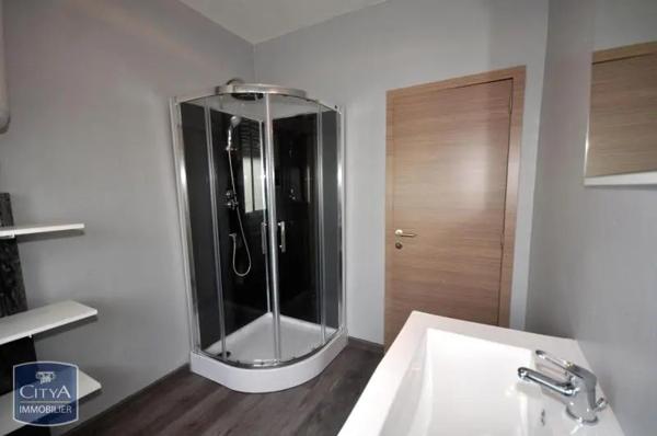 Appartement à louer 2 pièces 69m²