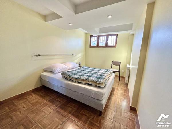 Maison 256m² divisée en trois appartements