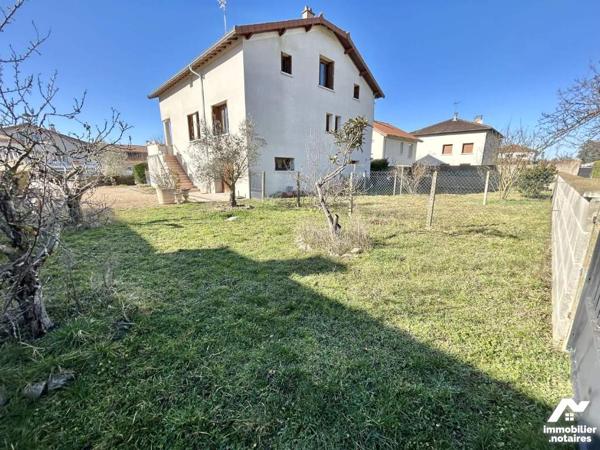 Maison 256m² divisée en trois appartements