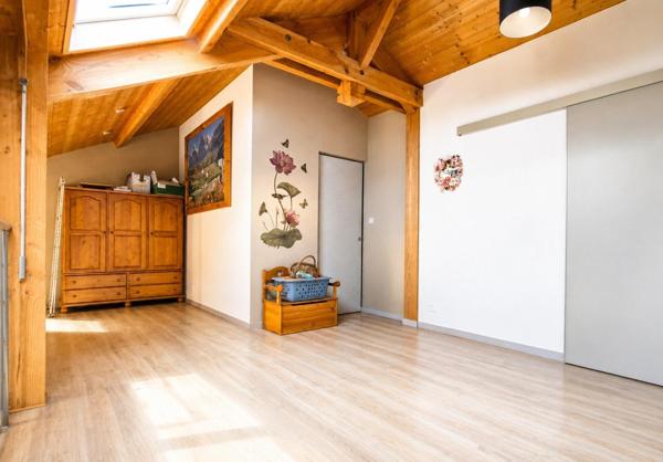 Maison récente avec deux logements indépendants à Guillestre