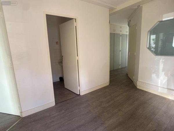 Bureaux à vendre à Limoges en Haute-Vienne (87000), ref : 87006/1132   
CORGNAC