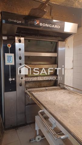 FLUX - LARGE VITRINE - FAIBLE LOYER - TERRASSE