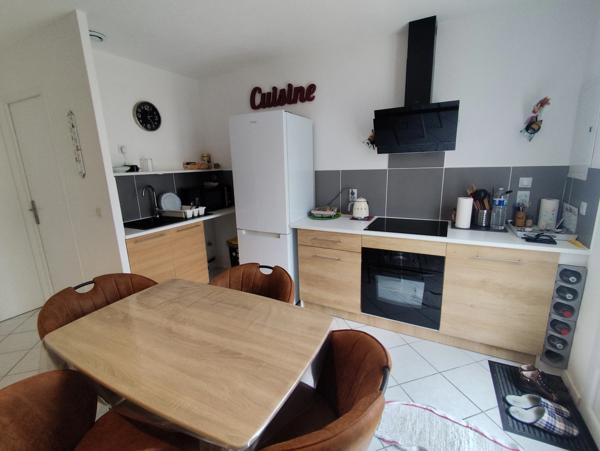 Maison à vendre OZILLAC (17) 2 pièces avec garage, parking privatif et jardin – Proche thermes de Jonzac