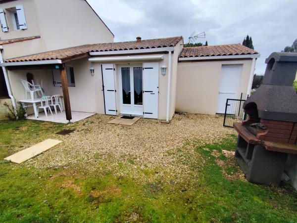 Maison à vendre OZILLAC (17) 2 pièces avec garage, parking privatif et jardin – Proche thermes de Jonzac