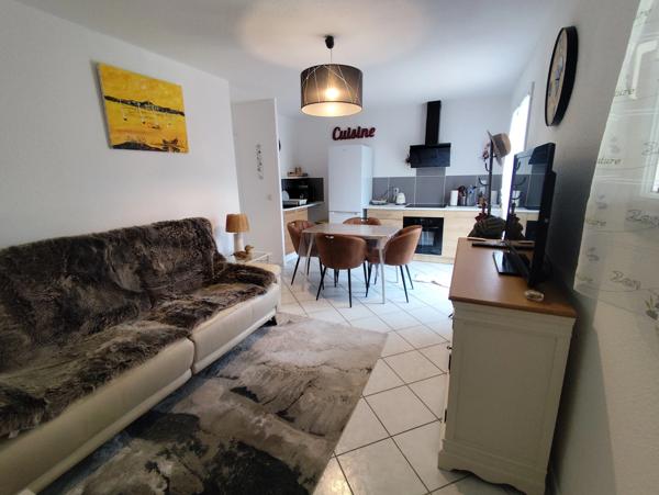 Maison à vendre OZILLAC (17) 2 pièces avec garage, parking privatif et jardin – Proche thermes de Jonzac