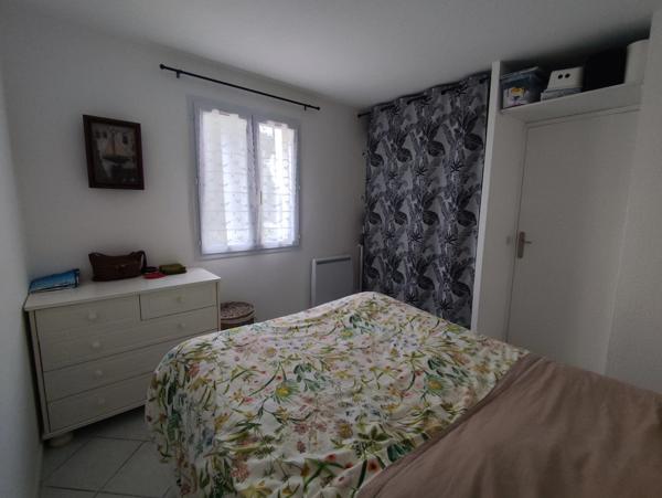 Maison à vendre OZILLAC (17) 2 pièces avec garage, parking privatif et jardin – Proche thermes de Jonzac