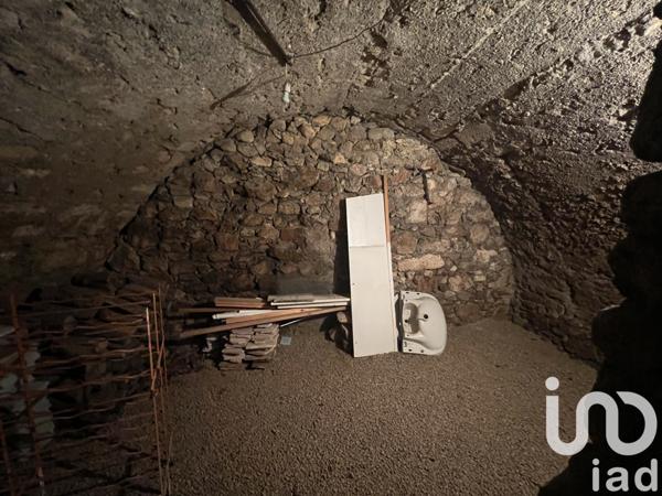 Maison 10 pièces de 160 m² à Peyrolles-en-Provence (13860)