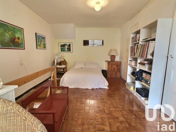 Maison 10 pièces de 160 m² à Peyrolles-en-Provence (13860)