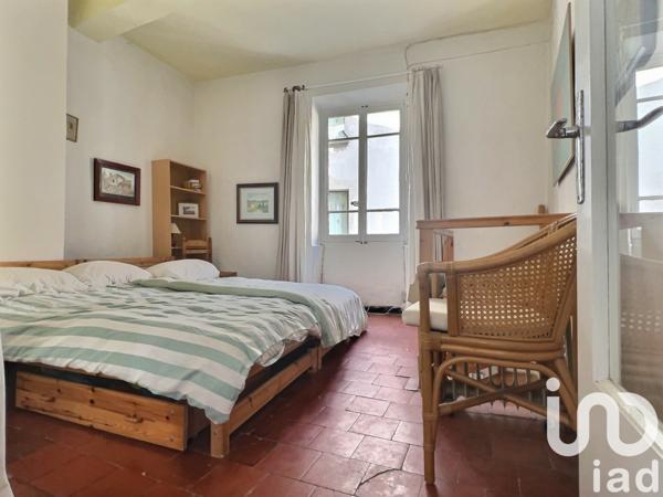 Maison 10 pièces de 160 m² à Peyrolles-en-Provence (13860)