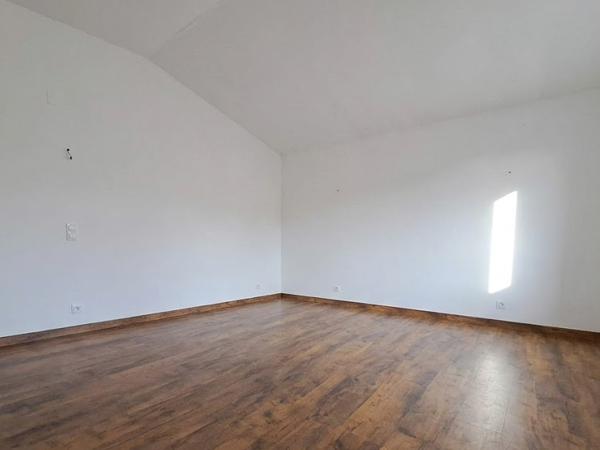 Maison
         5 pièces
        - 148 m² 449 000 € *