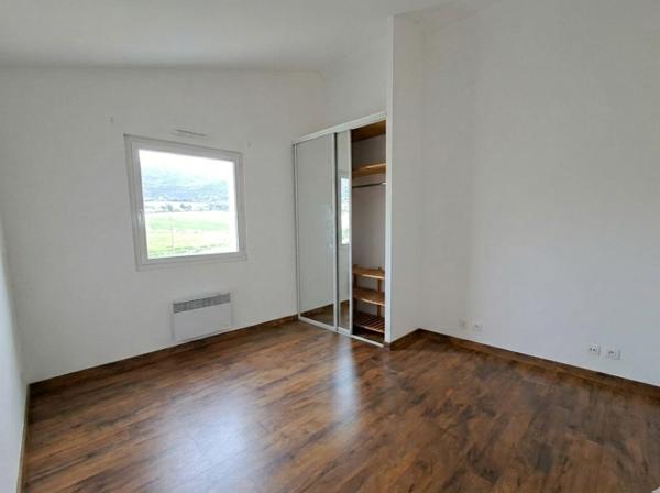 Maison
         5 pièces
        - 148 m² 449 000 € *