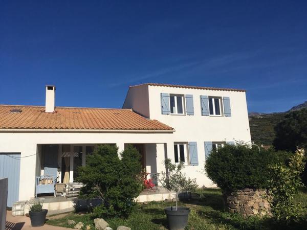 Maison
         5 pièces
        - 148 m² 449 000 € *