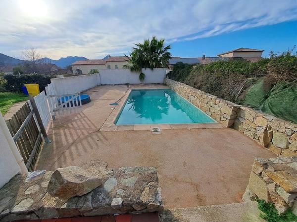 Maison
         5 pièces
        - 148 m² 449 000 € *