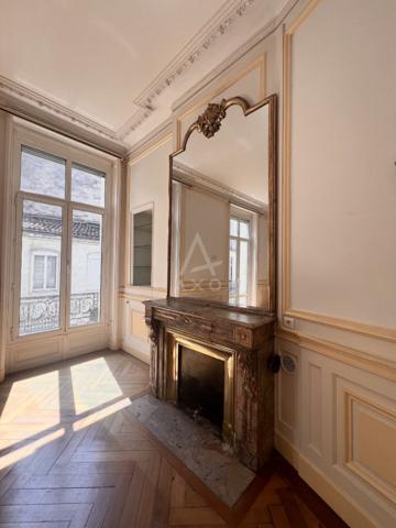 RUE DU PROFESSEUR DEMONS – APPARTEMENT BOURGEOIS DE 103,49 M² – DOUBLE RÉCEPTION DE 40,64 M² – BALCON FILANT – CAVE DE 23,78 M²