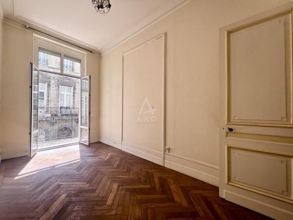 RUE DU PROFESSEUR DEMONS – APPARTEMENT BOURGEOIS DE 103,49 M² – DOUBLE RÉCEPTION DE 40,64 M² – BALCON FILANT – CAVE DE 23,78 M²