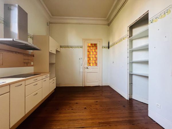 RUE DU PROFESSEUR DEMONS – APPARTEMENT BOURGEOIS DE 103,49 M² – DOUBLE RÉCEPTION DE 40,64 M² – BALCON FILANT – CAVE DE 23,78 M²