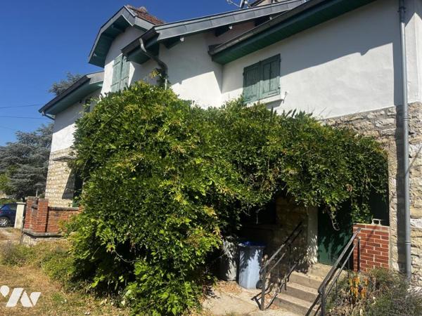 Maison mitoyenne à rénover