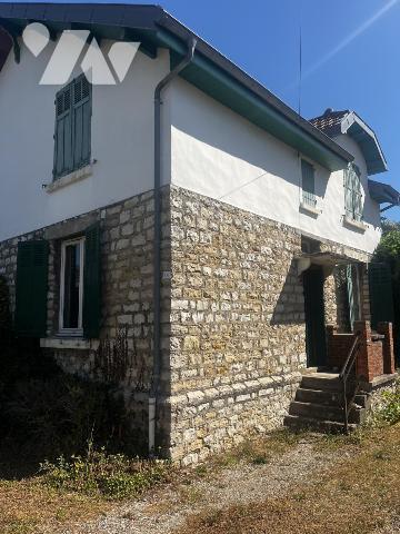 Maison mitoyenne à rénover