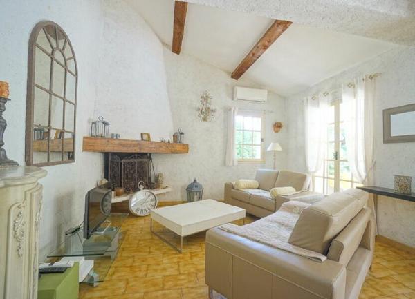 Maison à louer    5 pièces •  Valbonne