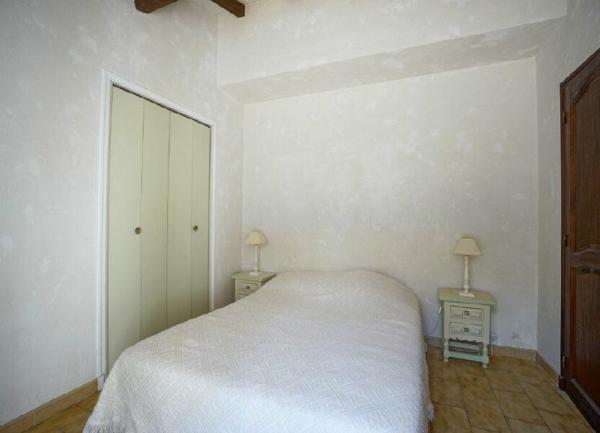 Maison à louer    5 pièces •  Valbonne