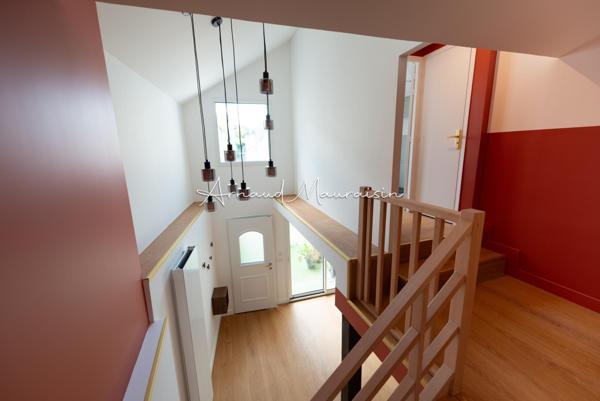 Maison en pierre et dépendance rénovées avec goût