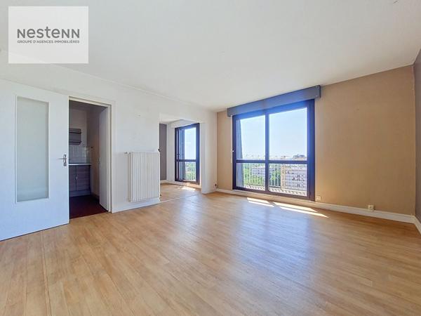 ORLEANS SAINT LAURENT DERNIER ETAGE ! APPT T2 - BALCON - ASCENSEUR - PARKING