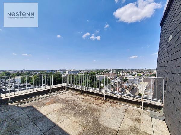 ORLEANS SAINT LAURENT DERNIER ETAGE ! APPT T2 - BALCON - ASCENSEUR - PARKING