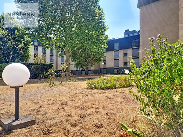 ORLEANS SAINT LAURENT DERNIER ETAGE ! APPT T2 - BALCON - ASCENSEUR - PARKING
