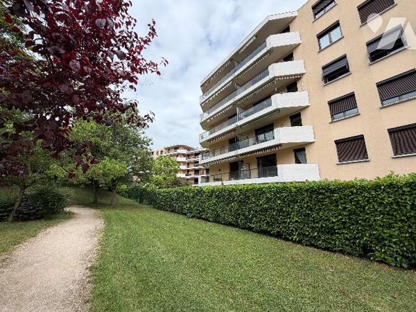 TALANT - APPARTEMENT T4 AVEC TERRASSE

GARAGE et CAVE