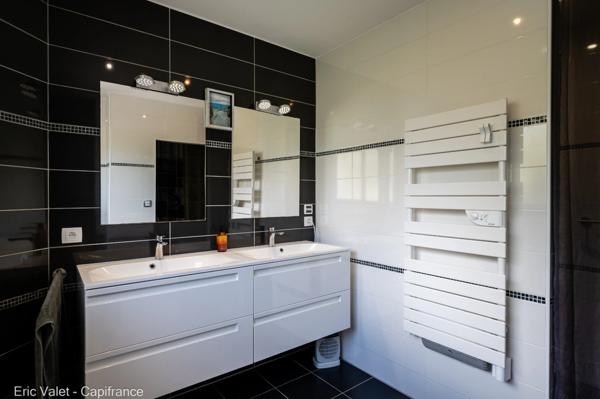 BISCAROSSE - SUPERBE, LUMINEUSE ET VASTE VILLA - 200 M2 ENVIRON - PROCHE FORET