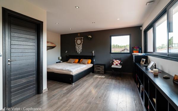 BISCAROSSE - SUPERBE, LUMINEUSE ET VASTE VILLA - 200 M2 ENVIRON - PROCHE FORET