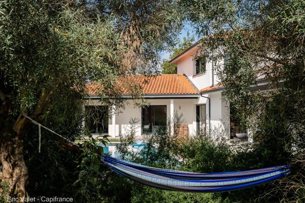 BISCAROSSE - SUPERBE, LUMINEUSE ET VASTE VILLA - 200 M2 ENVIRON - PROCHE FORET