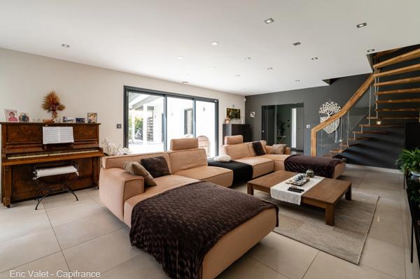 BISCAROSSE - SUPERBE, LUMINEUSE ET VASTE VILLA - 200 M2 ENVIRON - PROCHE FORET