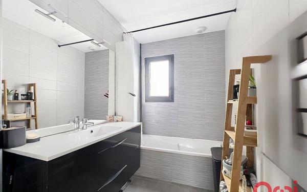 Maison à vendre    5 pièces •  Pia