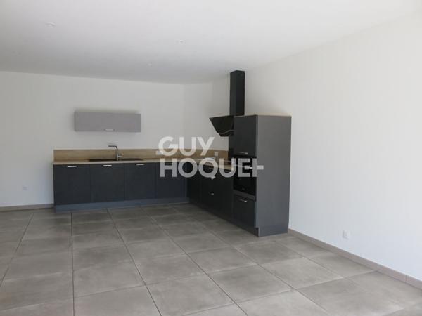 Maison neuve à louer à Longèves - 4 pièces, 3 chambres.